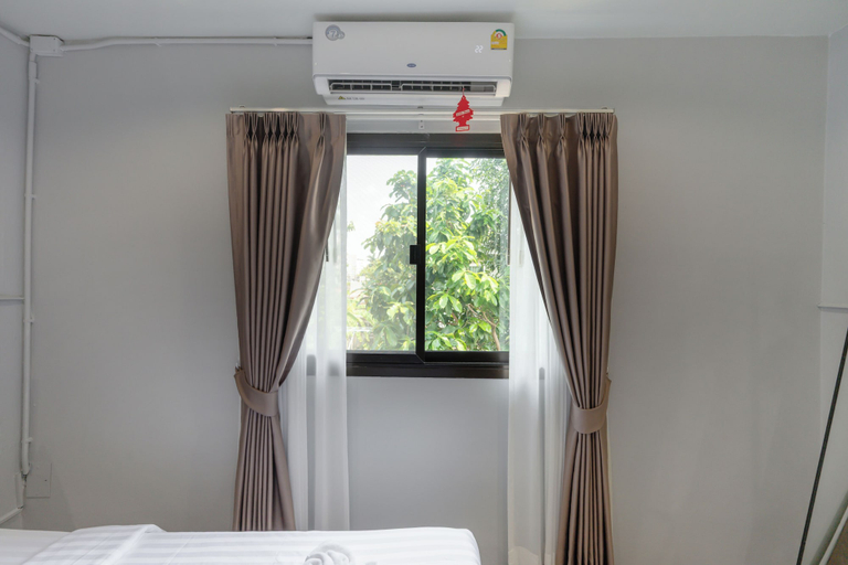 Room 5, Arun Sa Wad House Sukhumvit 8 Guests, Phra Khanong