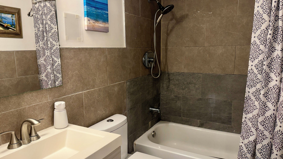 Bathroom 3, Artsy Room with Free Parking, Miami-Dade