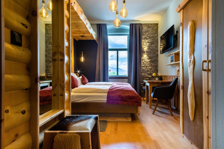 Bedroom 2, Kaiserhof, Neunkirchen