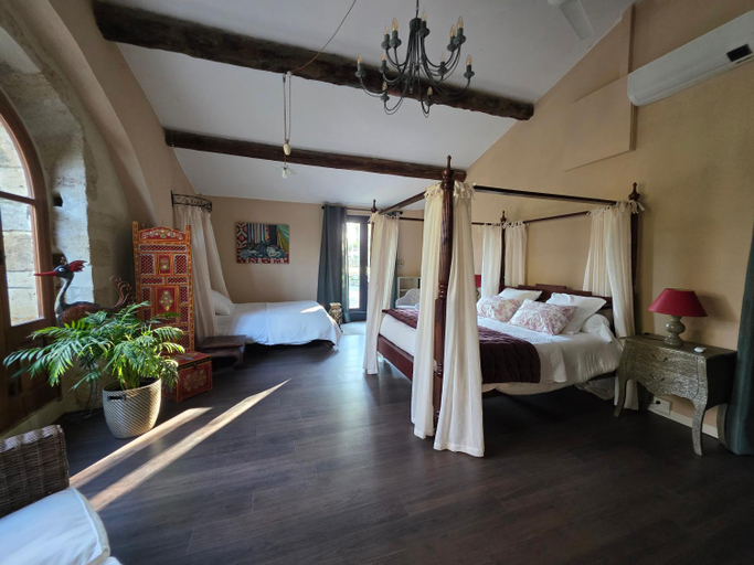 Bedroom 3, Moulin AURELIA - chambre La Coloniale, Bouches-du-Rhône