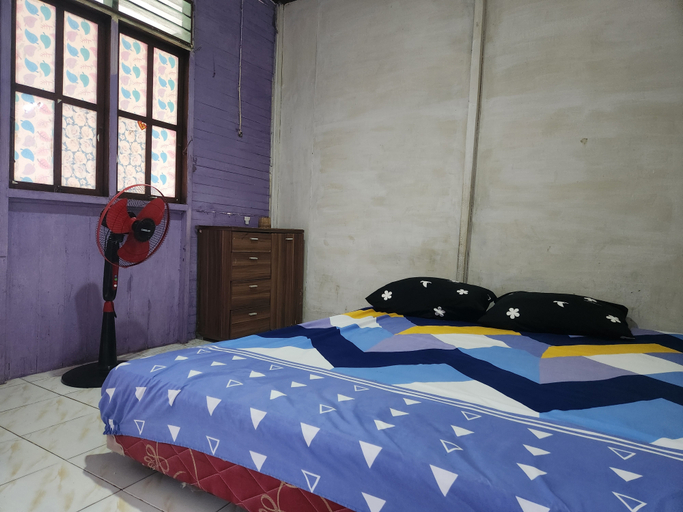Bedroom 4, Anisa Inn, Bolaang Mongondow
