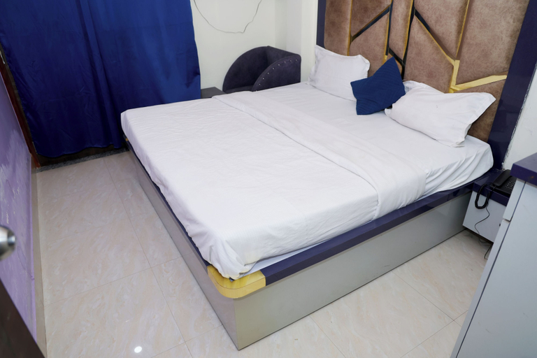 Room 5, Pragati Guest House, Gorakhpur