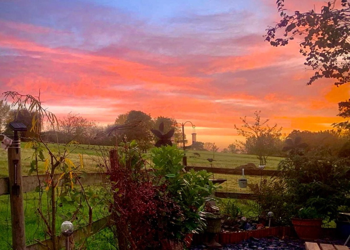 Others 4, 18th Century Cosy Cottage with Stunning Garden Views, Warwickshire