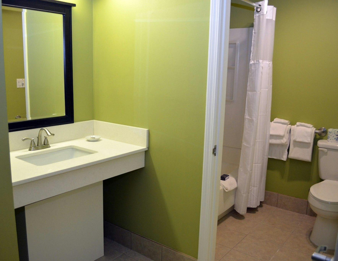 Bathroom 4, The University Inn at Emory, DeKalb
