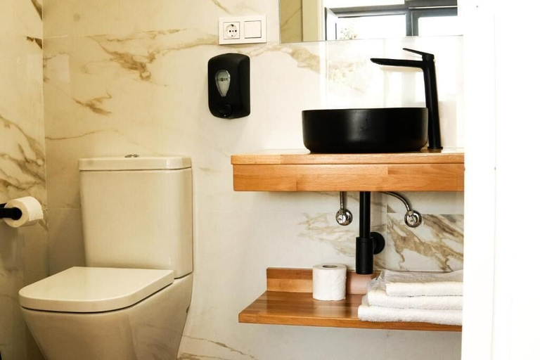 Bathroom, hostal montevideo, Pontevedra
