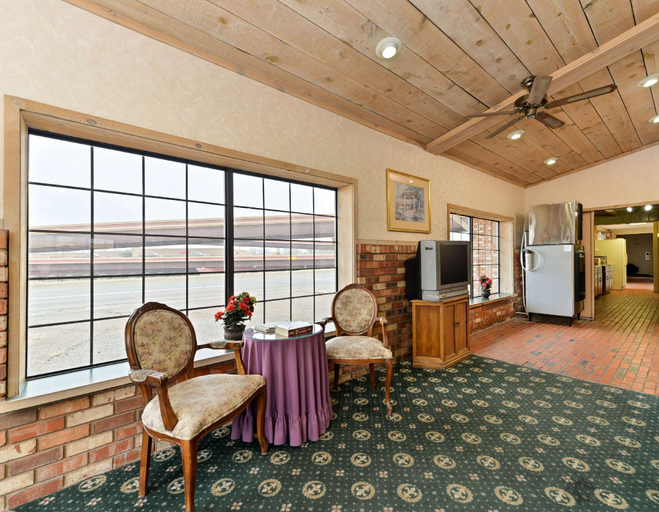 Public Area 3, Travelodge by Wyndham Lubbock, Lubbock