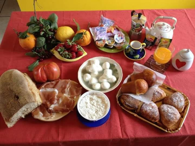 Food & Drinks, B&B Oasi di Frattamaggiore, Napoli