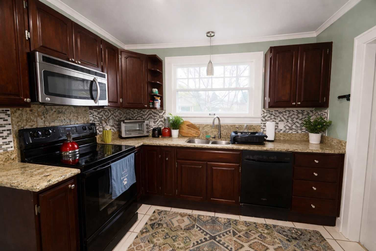 Room 3, Best Location 5 BD Spacious Family Home- Indianapolis IN, Indianapolis