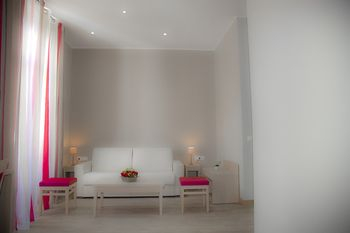 Others 3, Hotel de Londres, Alpes-Maritimes