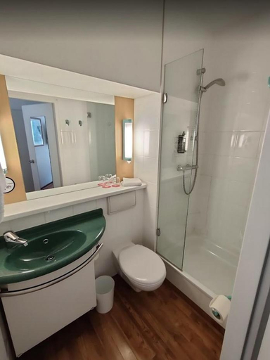 Bathroom 5, ibis Erfurt Altstadt, Erfurt