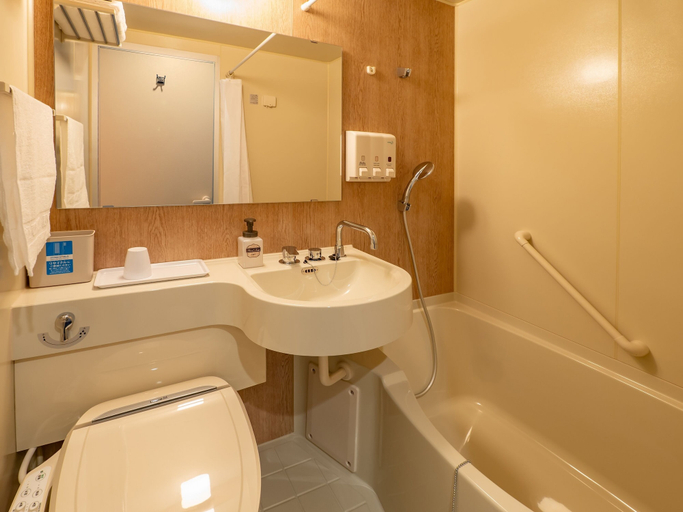 Bathroom 5, Toyoko Inn Koriyama, Kōriyama
