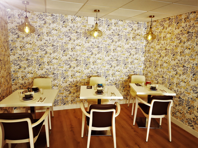 Food & Drinks 5, Residhome Rosa Parks, Paris