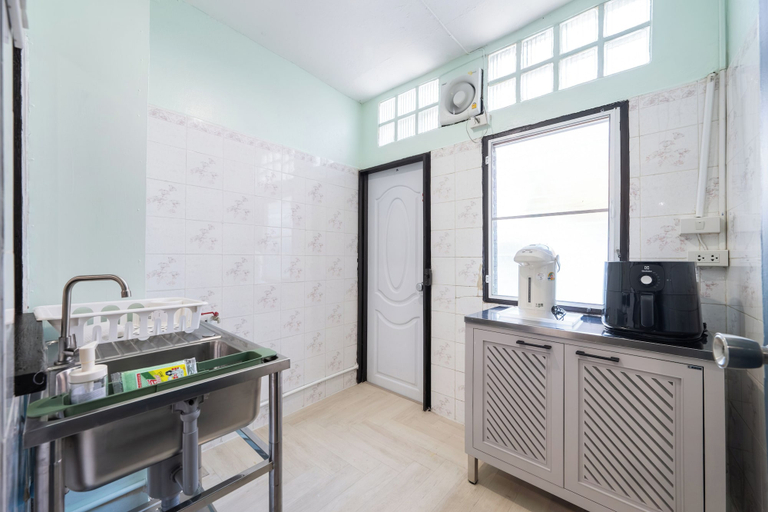 Private kitchen, Arun Sa Wad House Lad phrao 4 Guests, Chatuchak
