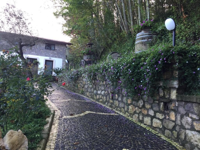 Property grounds 5, De Vivo Realty - Il Casale del Mirto, Napoli