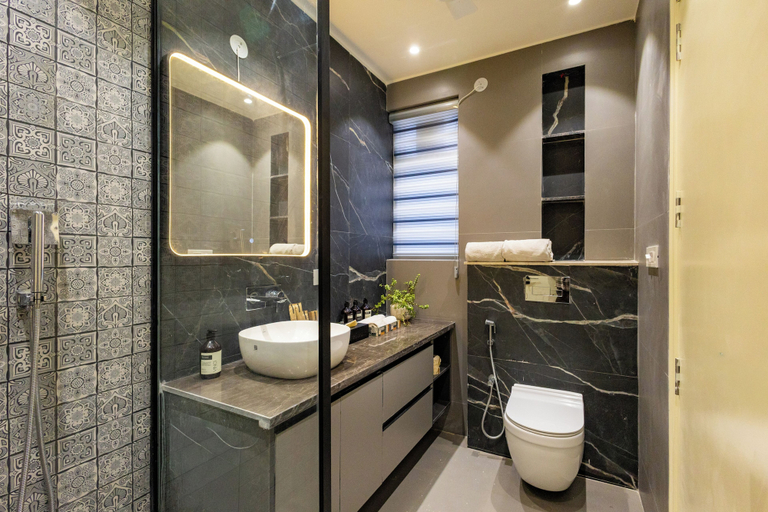 Bathroom 2, ELIVAAS Prassanam Vatika 2 BHK Hillside Villa with Private Pool, Gurgaon
