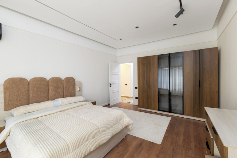 Room 5, ELITE Premium 4BR Nilefront Apartment, Giza