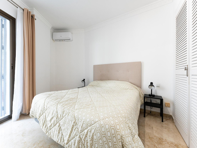 Bedroom 2, Beachfront apartment in Marbella, Málaga