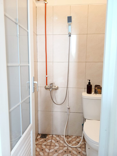 Bathroom 5, Araya Guest House, Banyumas