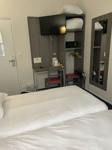 Bedroom 3, Hotel Lilas Gambetta, Paris