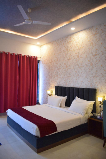 Bedroom, The Veda Greens Resort, Hardwar