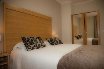 Others 2, Hotel de Londres, Alpes-Maritimes