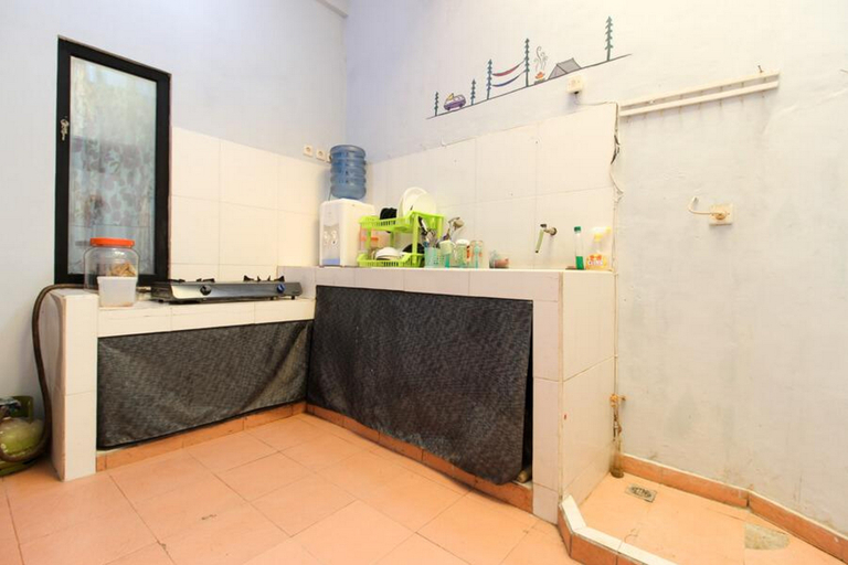 Bathroom 4, RedDoorz near Graha Saba UGM, Sleman