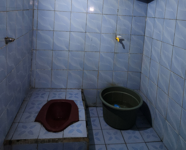 Bathroom 3, Anisa Inn, Bolaang Mongondow