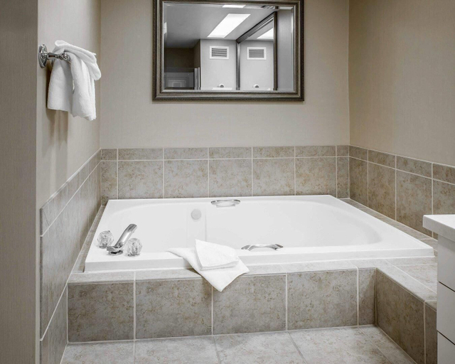 Bathroom 3, Comfort Inn Bellingham, Whatcom