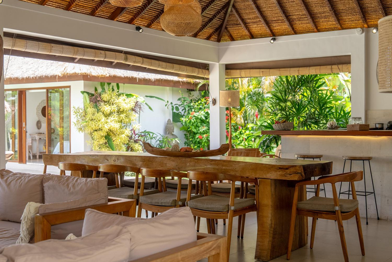 Food & Drinks 5, Luxury Villa 4 bedrooms/4bathrooms, Private pool in the middle of a tropical garde, aera Canggu, Badung