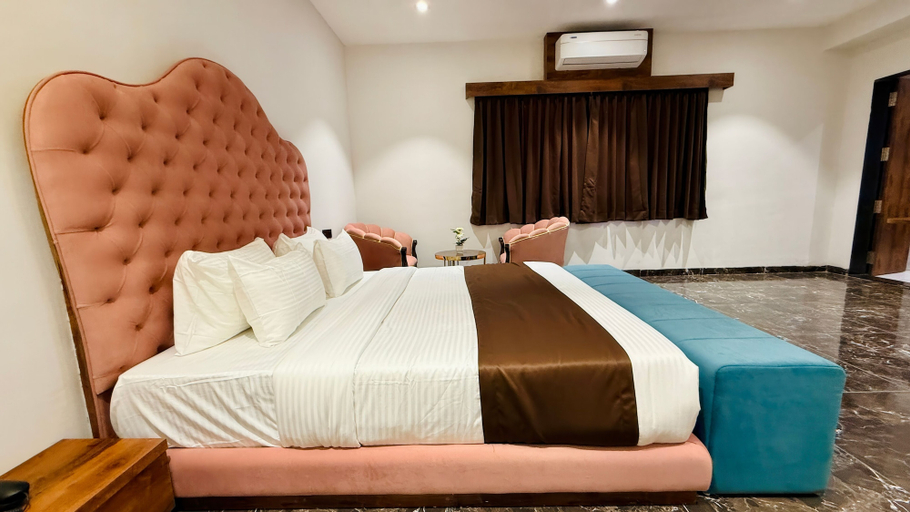 Room 4, Pheonix Luxury Inn Hotel, Dhar