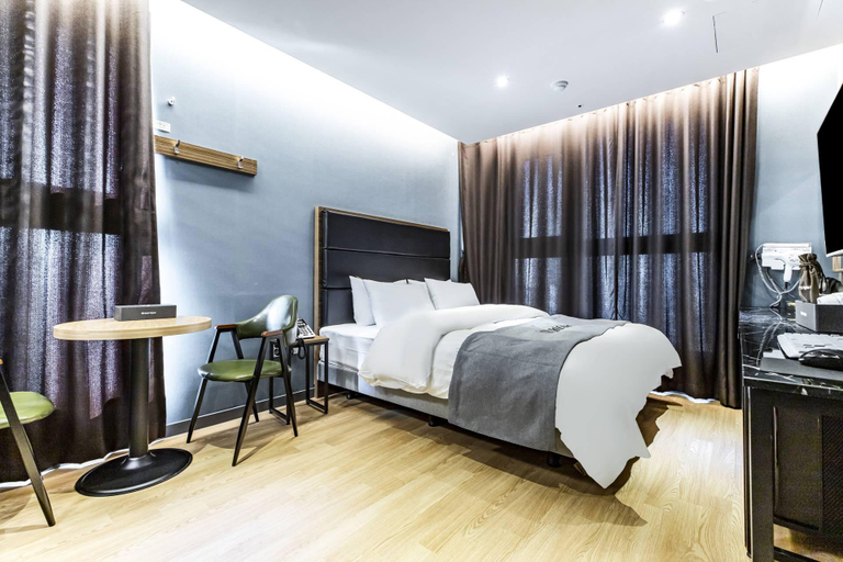 Bedroom 4, Triple 8 Hotel, Geum-cheon