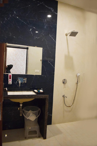 Bathroom, The Veda Greens Resort, Hardwar