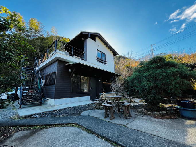 Exterior 3, Bungee Inn, Minamiizu