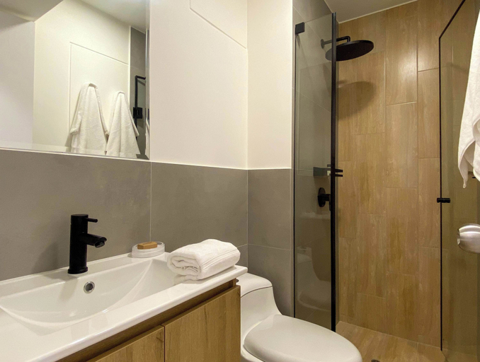 Room 2, w Modern Cozy 2BR in the Heart of San Isidro, Lima