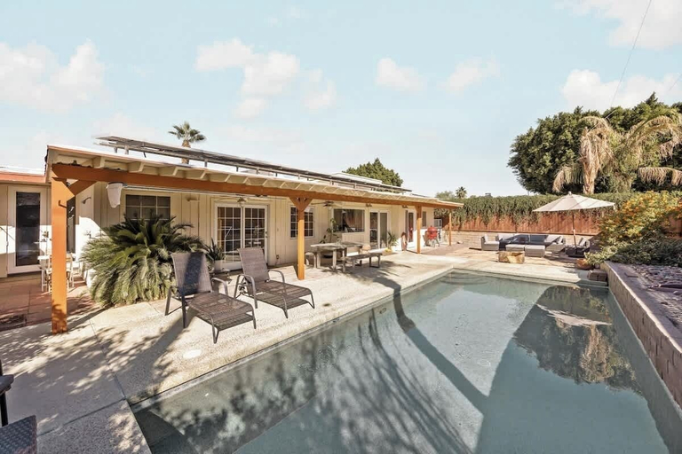 Room 1, Zen Palm Desert Bungalow, Riverside