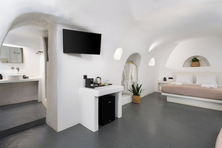 Room 2, Elios Cave Suites, South Aegean
