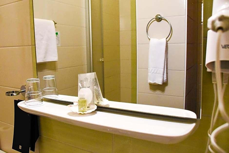 Bathroom 3, Parkhotel Zirndorf, Fürth