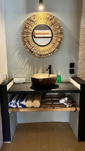 Bathroom 4, Café Gili Beach Bungalows, Lombok