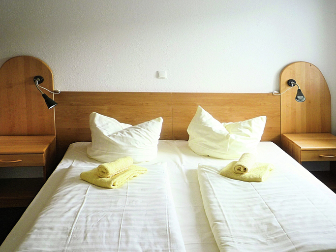 Bedroom, Modernes Apartment mit Zentralheizung in Willingen, Waldeck-Frankenberg