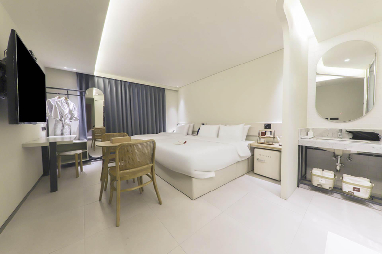 Bedroom 2, Busan Daeyeondong Mute Hotel, Nam