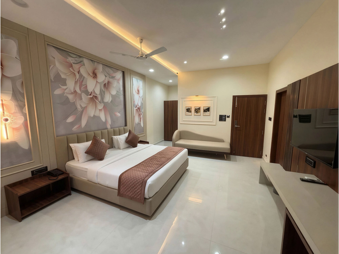 Room 5, Shree Agrawal Avenue, Ujjain