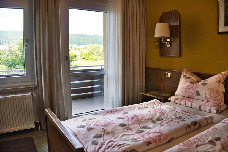 Bedroom 3, Weigands Hotel Peter, Kassel