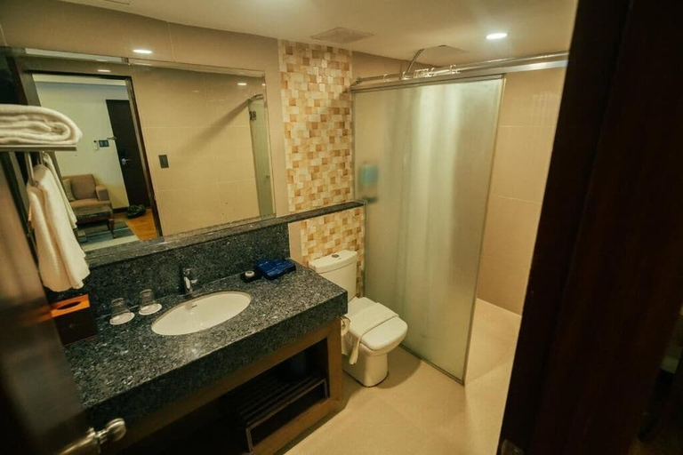 Bathroom 5, Alona by Jpark Island Resort, Panglao