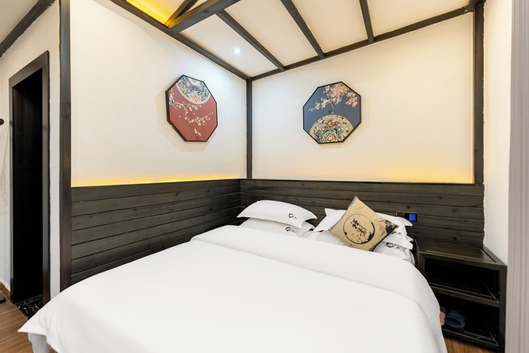 Room 4, 12C View Homestay, Xiangxi Tujia and Miao