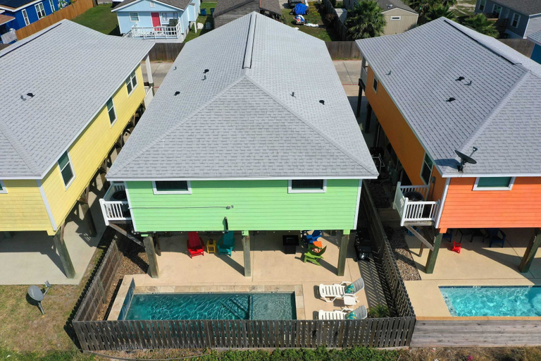Exterior & Views 2, Laid Back Lime by AvantStay | Near Beach w/ Pool, Complimentary Pool Warmer, Nueces