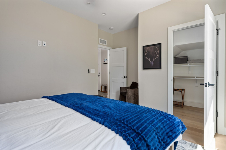 Room 5, Moose Hollow 3 Bedroom Home, Grand