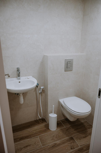 Bathroom 4, Victoria Hotel, Jerusalem