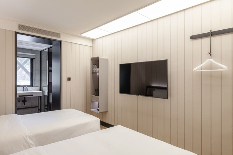 Bedroom 3, Hanting Hotel (Beijing Wangfujing Union Hospital), Beijing