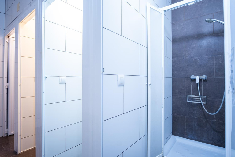 Bathroom 4, 360 Hostel Centro, Barcelona