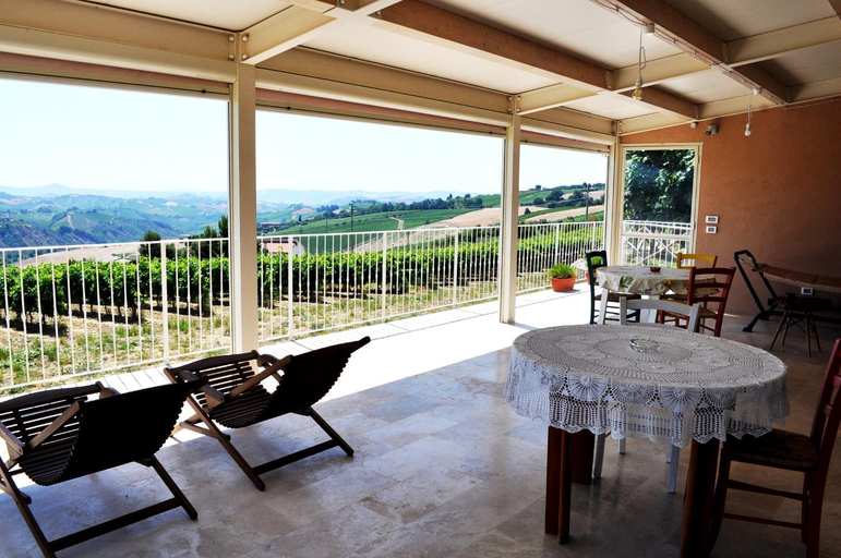 Others 5, La Terrazza sul Vigneto, Ascoli Piceno
